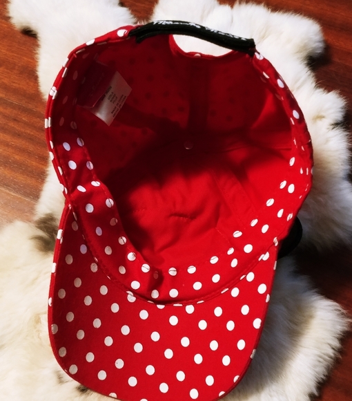 Minnie Mouse Hat - Picture 3 of 4
